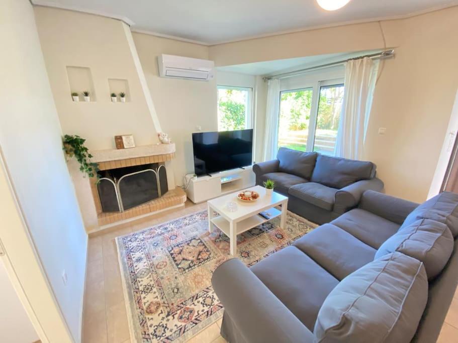 Cozy 2 Room Apartment With Garden Near Athens Air-Port Ártemida Kültér fotó