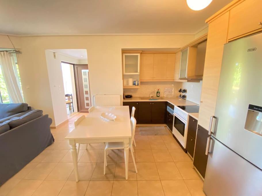 Cozy 2 Room Apartment With Garden Near Athens Air-Port Ártemida Kültér fotó