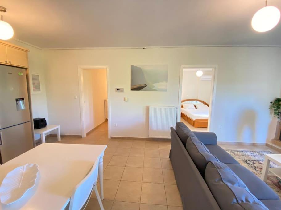 Cozy 2 Room Apartment With Garden Near Athens Air-Port Ártemida Kültér fotó