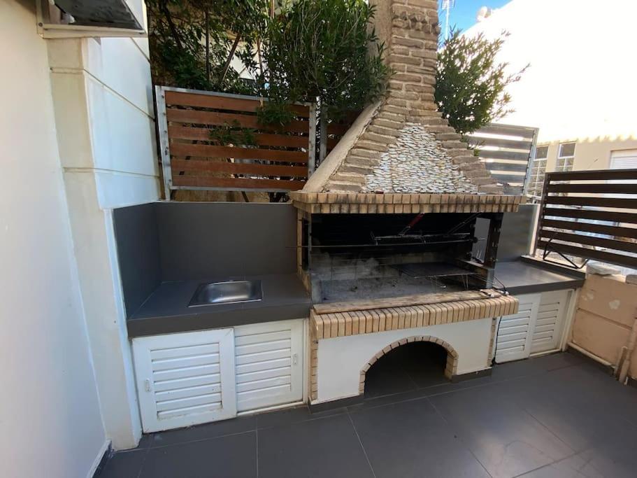 Cozy 2 Room Apartment With Garden Near Athens Air-Port Ártemida Kültér fotó
