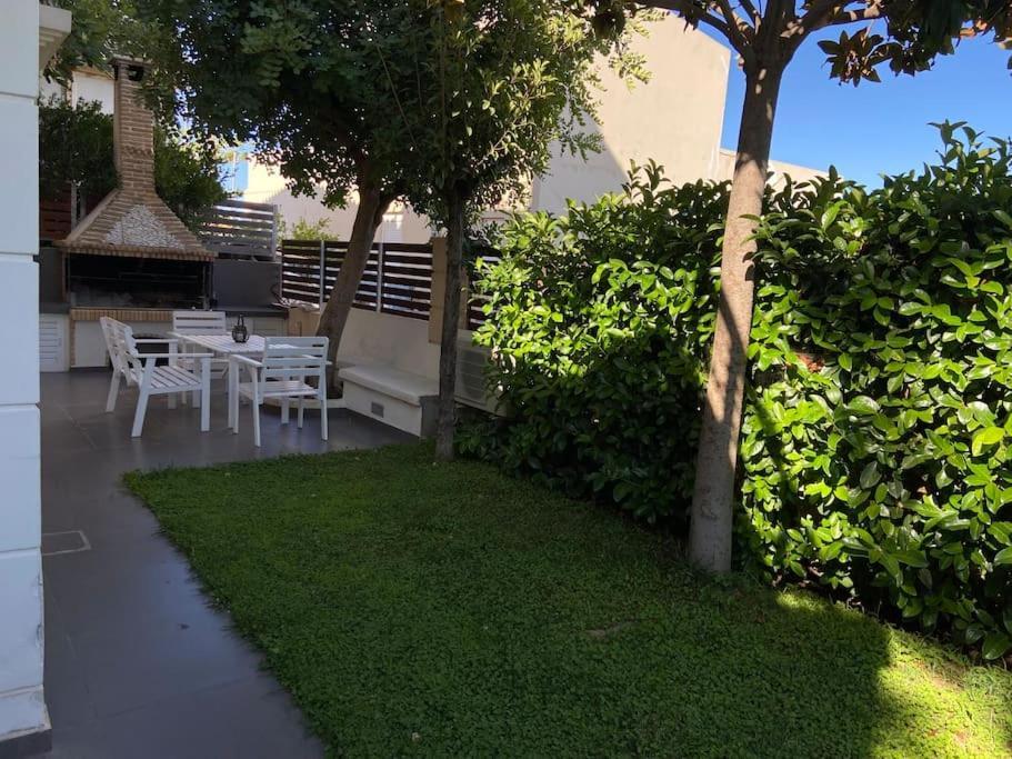 Cozy 2 Room Apartment With Garden Near Athens Air-Port Ártemida Kültér fotó