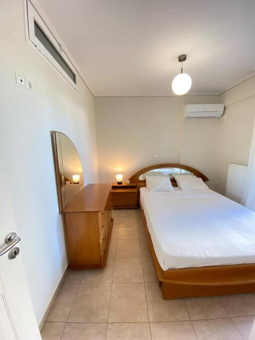 Cozy 2 Room Apartment With Garden Near Athens Air-Port Ártemida Kültér fotó