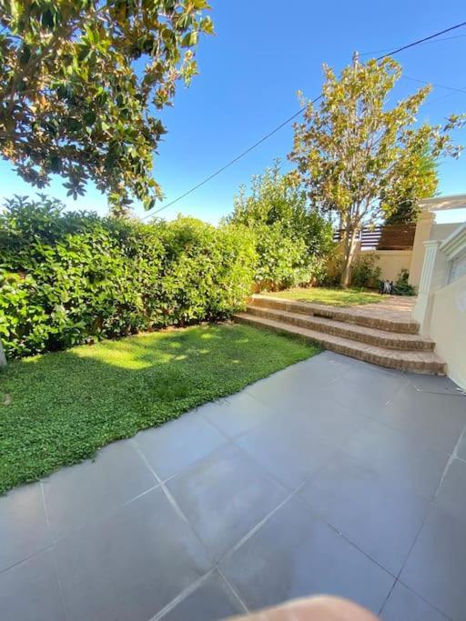 Cozy 2 Room Apartment With Garden Near Athens Air-Port Ártemida Kültér fotó