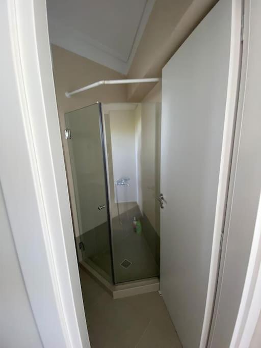Cozy 2 Room Apartment With Garden Near Athens Air-Port Ártemida Kültér fotó